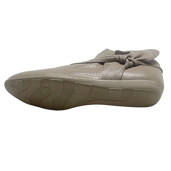 Class Act Women's Round Toe Perforated Pattern Cross Bow Tie Leather Ankle Boots - Picture 6 of 7